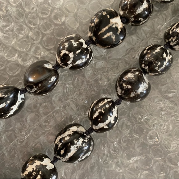 🔥5/$20🔥 Kukui Nut Hawaiian Leis set of 2 - Picture 4 of 9